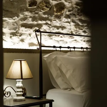 Ss Kekezi Hotel Gjirokastër