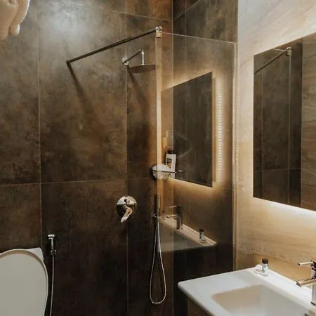 Ss Kekezi Hotel Gjirokastër