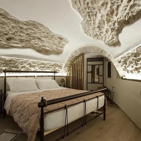 Ss Kekezi Gjirokastër