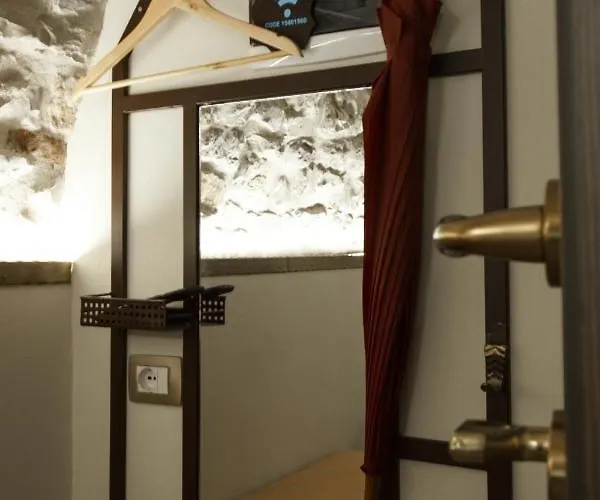 Ss Kekezi Hotel Gjirokastër